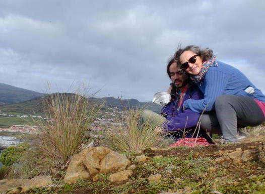 Nacho y su madre de excursión en Faial