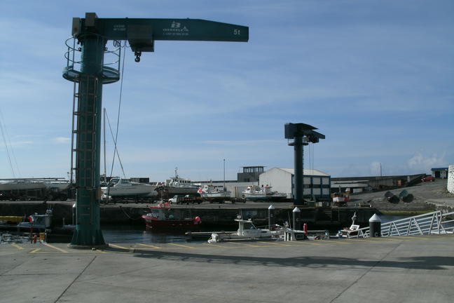 Grúas fijas del puerto de Lajes das Flores