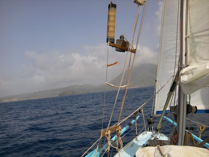 xebec y nacho llegando a la verde isla de santiago en Cabo Verde