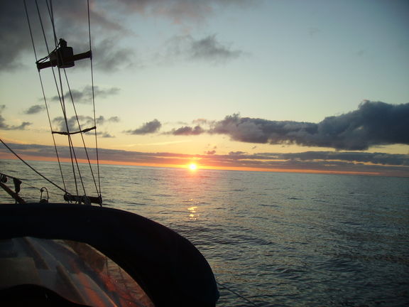 Atardecer en medio del Atlántico