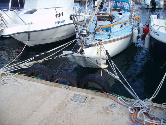 Xebec bien amarrado en el Porto de Recreio de Machico