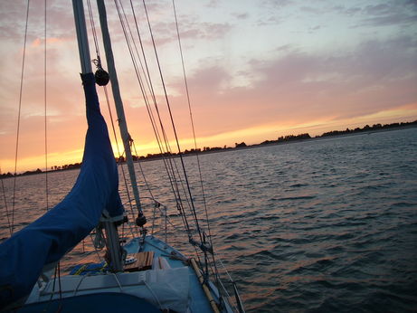 Xebec fondeado en la Isla de Re