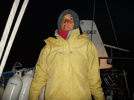 Navegando de noche en velero