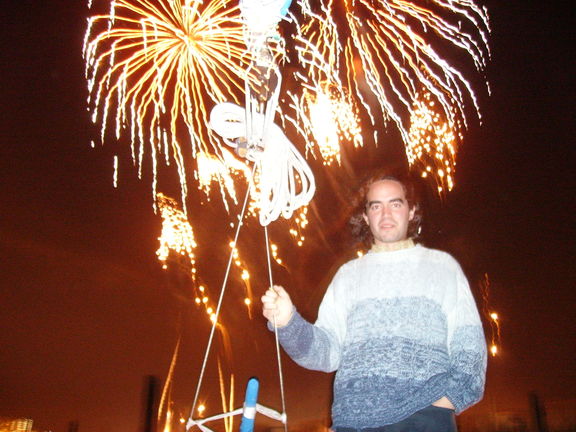 Viendo los fuegos artificiales de Carnaval en Gijón