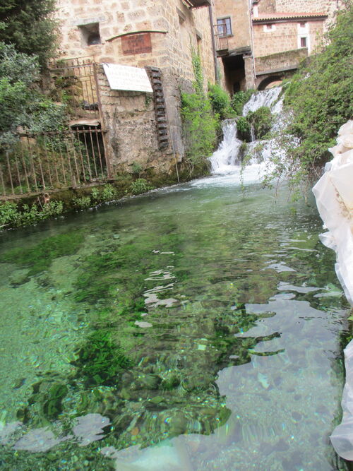 Aguas cristalinas en Orbaneja del Castillo (Mayo de 2022).
