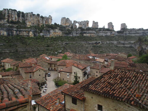 Vista de conjunto de la parte antigua de Orbaneja del Castillo (Burgos)