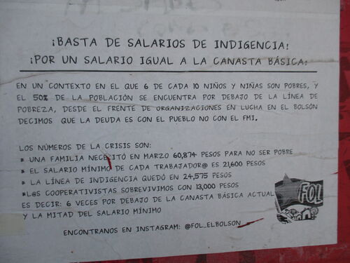cartel denunciando la precariedad económica en Argentina