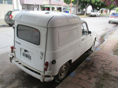 Renault R4 en Esquel