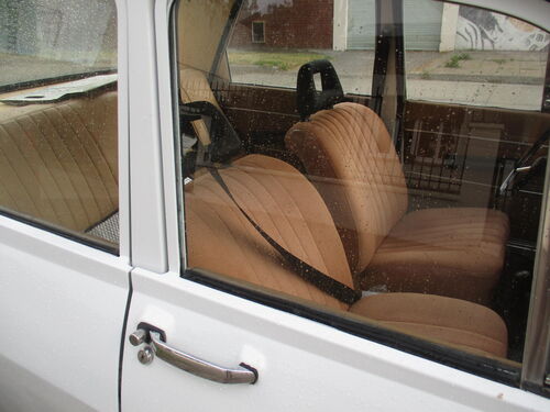 Interior de Renault 12 restaurado