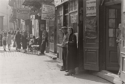 Verano de 1941: judíos de compras y paseando por el gueto cuando su exterminio ya estaba en marcha.