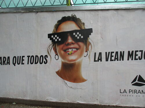 Directriz oficial: en 2026 sigan mirando las pantallas y no paren de sonreír