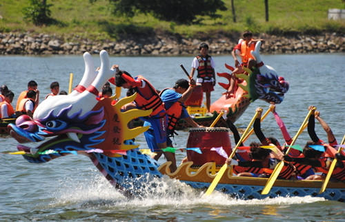 Dois barcos de dragão em Pequim