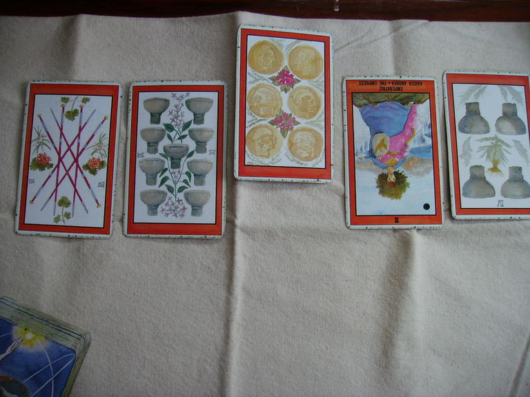 tirada de tarot de 5 cartas sobre convivencia de pareja