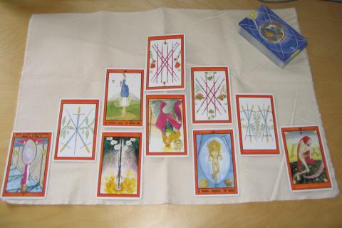 tirada del Tarot en forma de pirámide