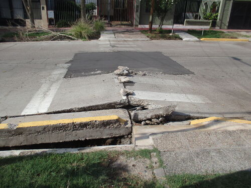 Calle levantado por el calor del Sol